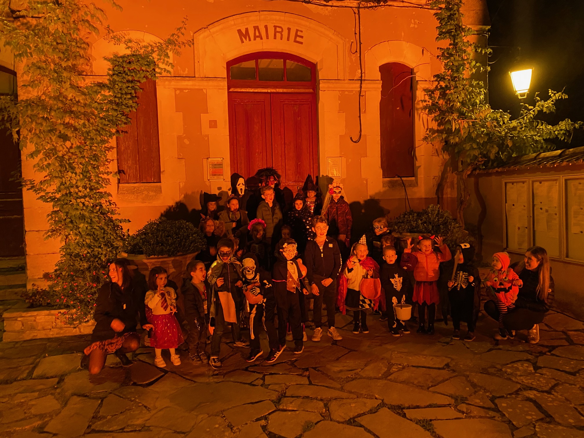 Lire la suite à propos de l’article les enfants de Murles fêtent halloween