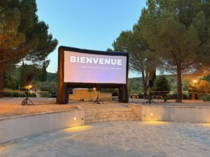Séance de cinéma à la belle étoile